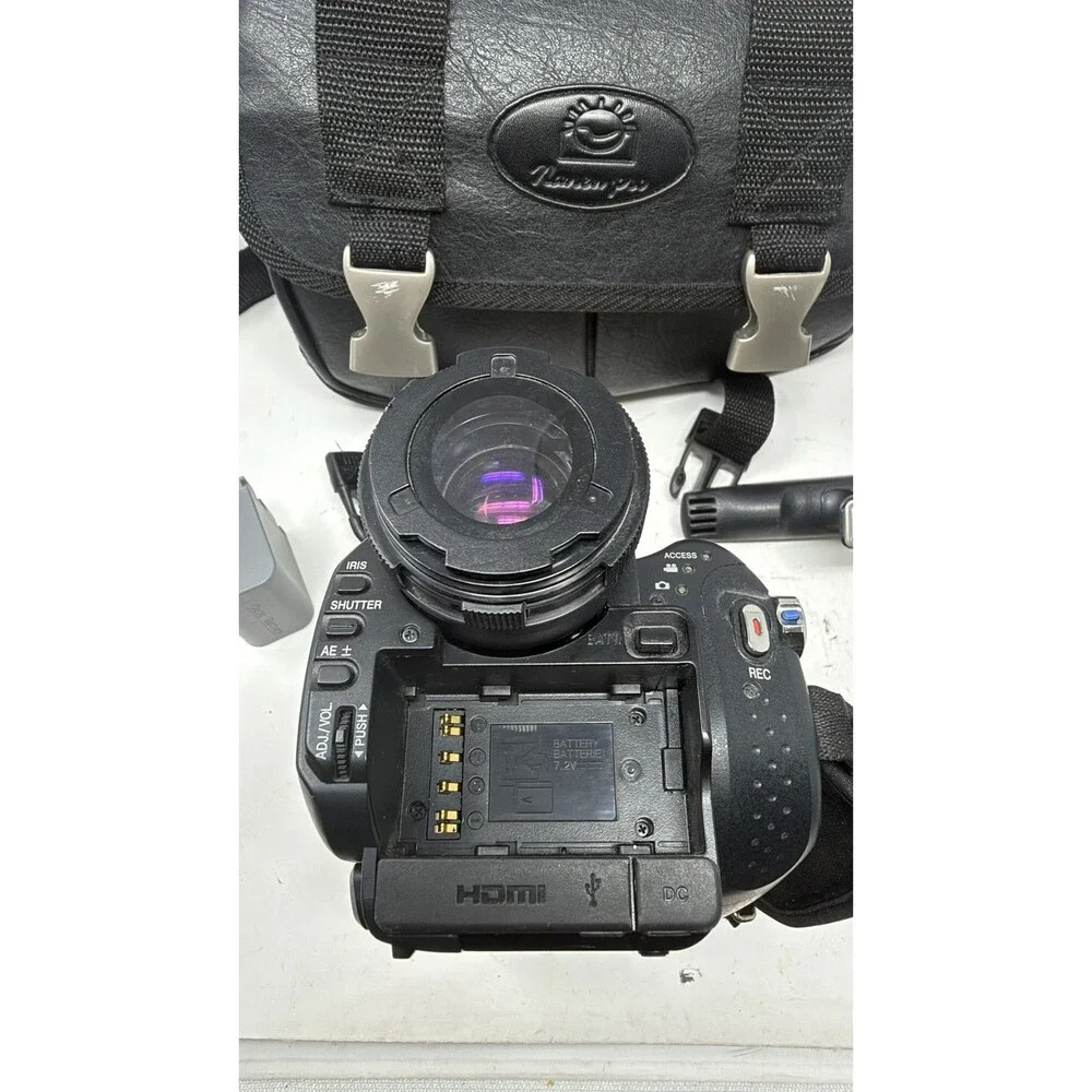 JVC GY-HM100U 3CCD Pro HD SD Handheld Camcorder Digital Camera | Tested 114Hrs